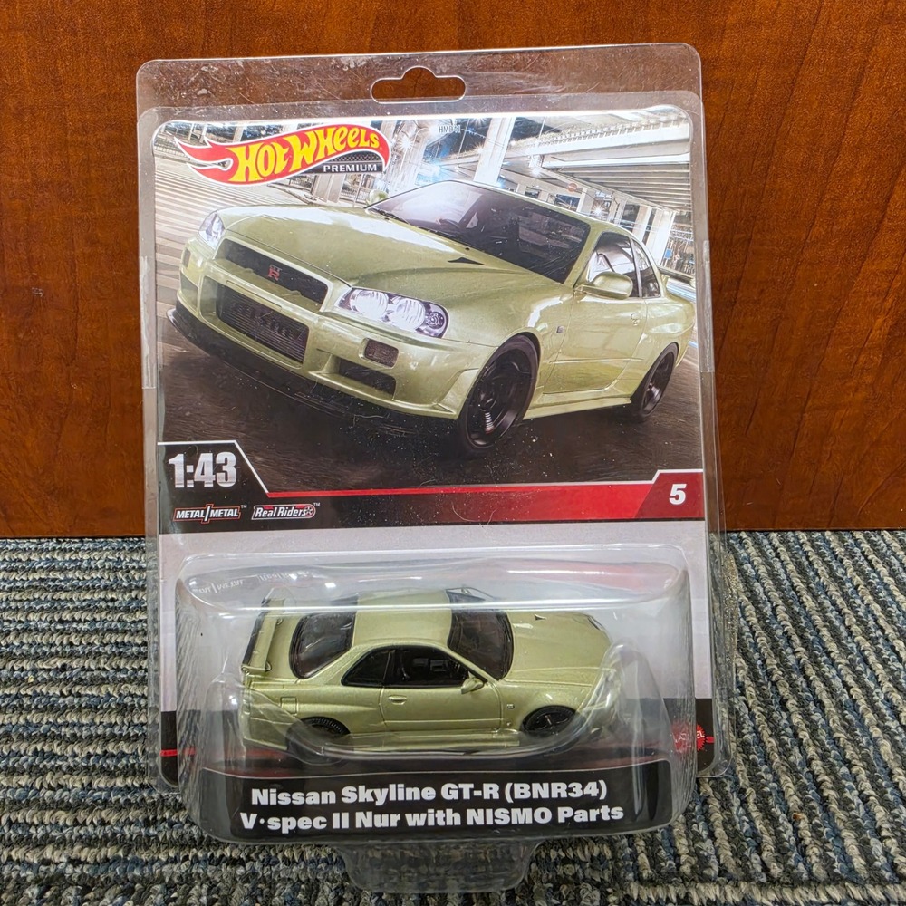 Hot Wheels Nissan Skyline GT-R BNR34 V-spec II Nur 1:43 Premium HMD47 Green